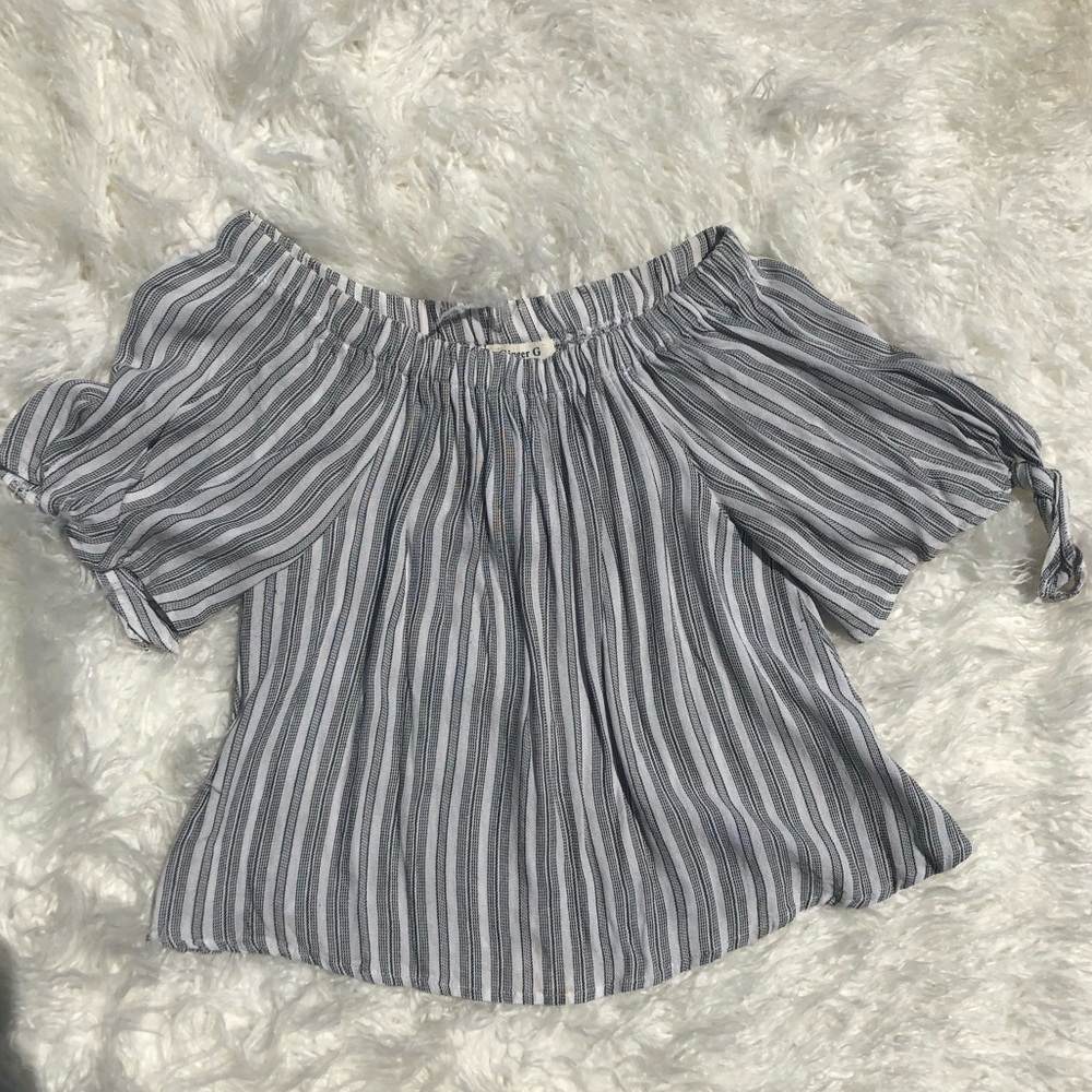 Off the Shoulder Top - Picture 1 of 2
